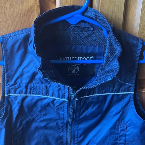 Vest - Picture 2 of 11